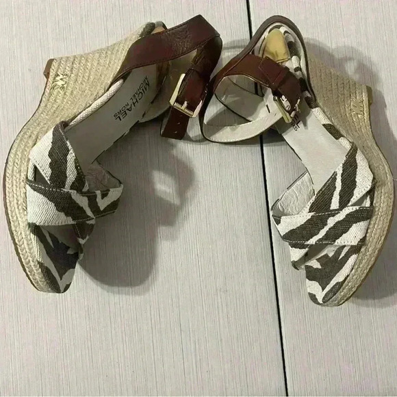 Michael Kors Kami Ankle Strap Wedges Size 6.5 Like New - Picture 6 of 12